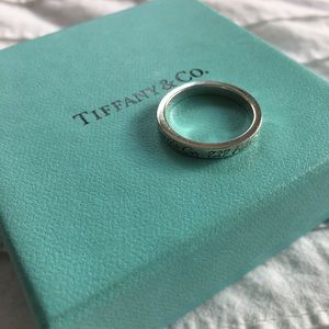 Tiffany & Co. Notes 5th Ave New York Ring